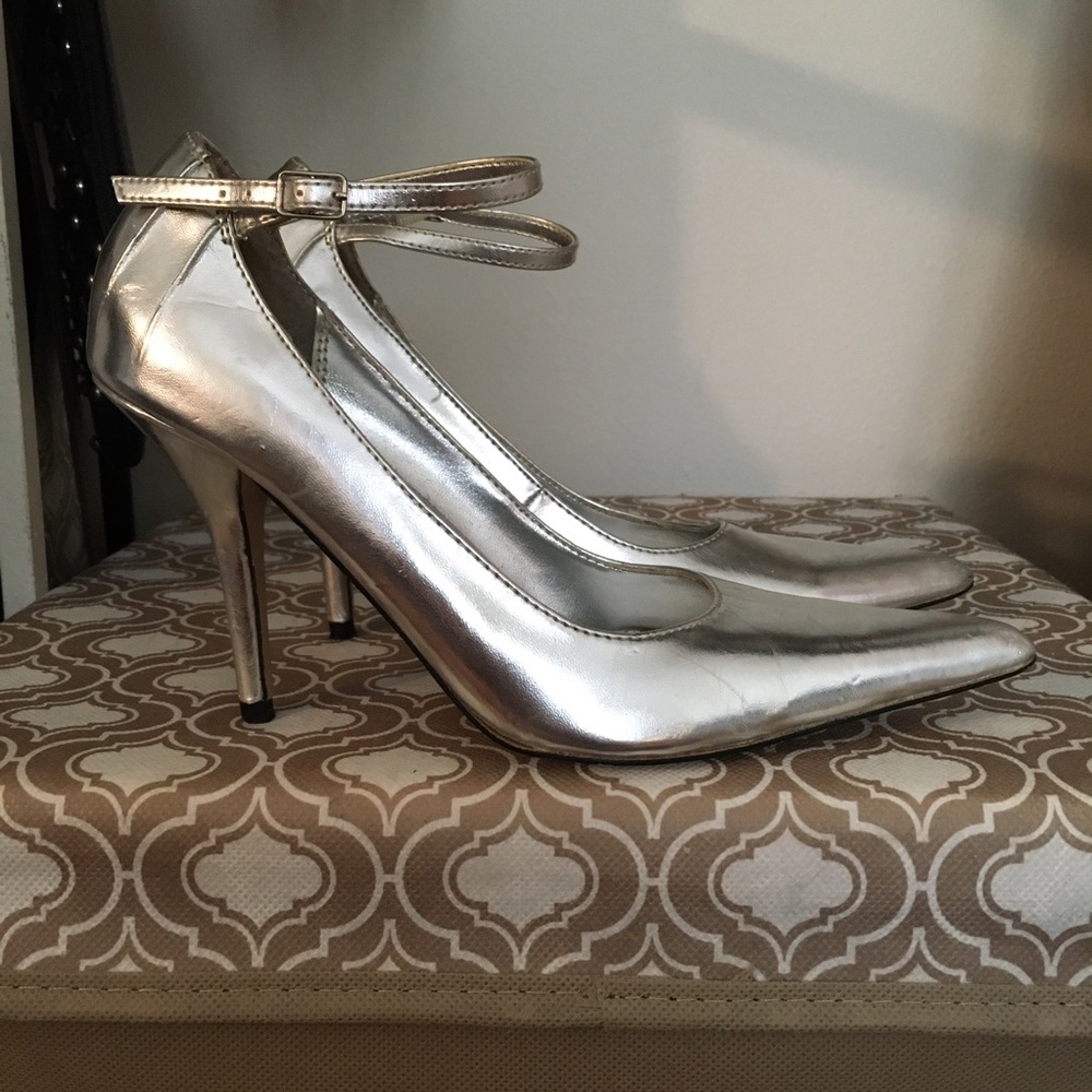 Pointed Toe Silver Heels